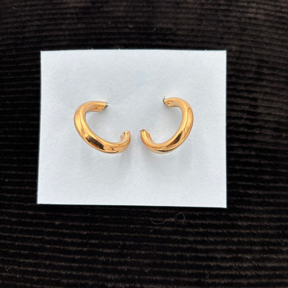 Vintage Gold Tone Chunky Crescent Huggie Hoop Earrings Minimalist Everyday Glam